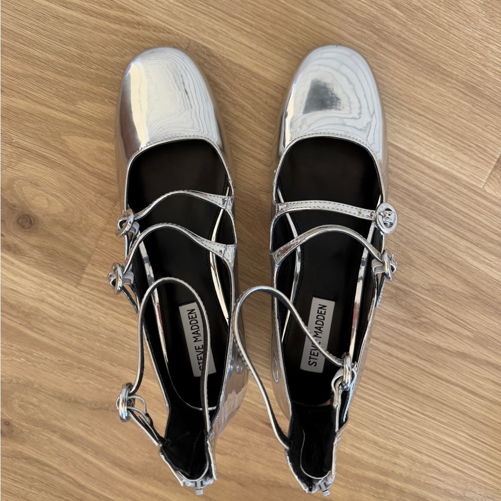 New Steve Madden Metallic Silver Flats